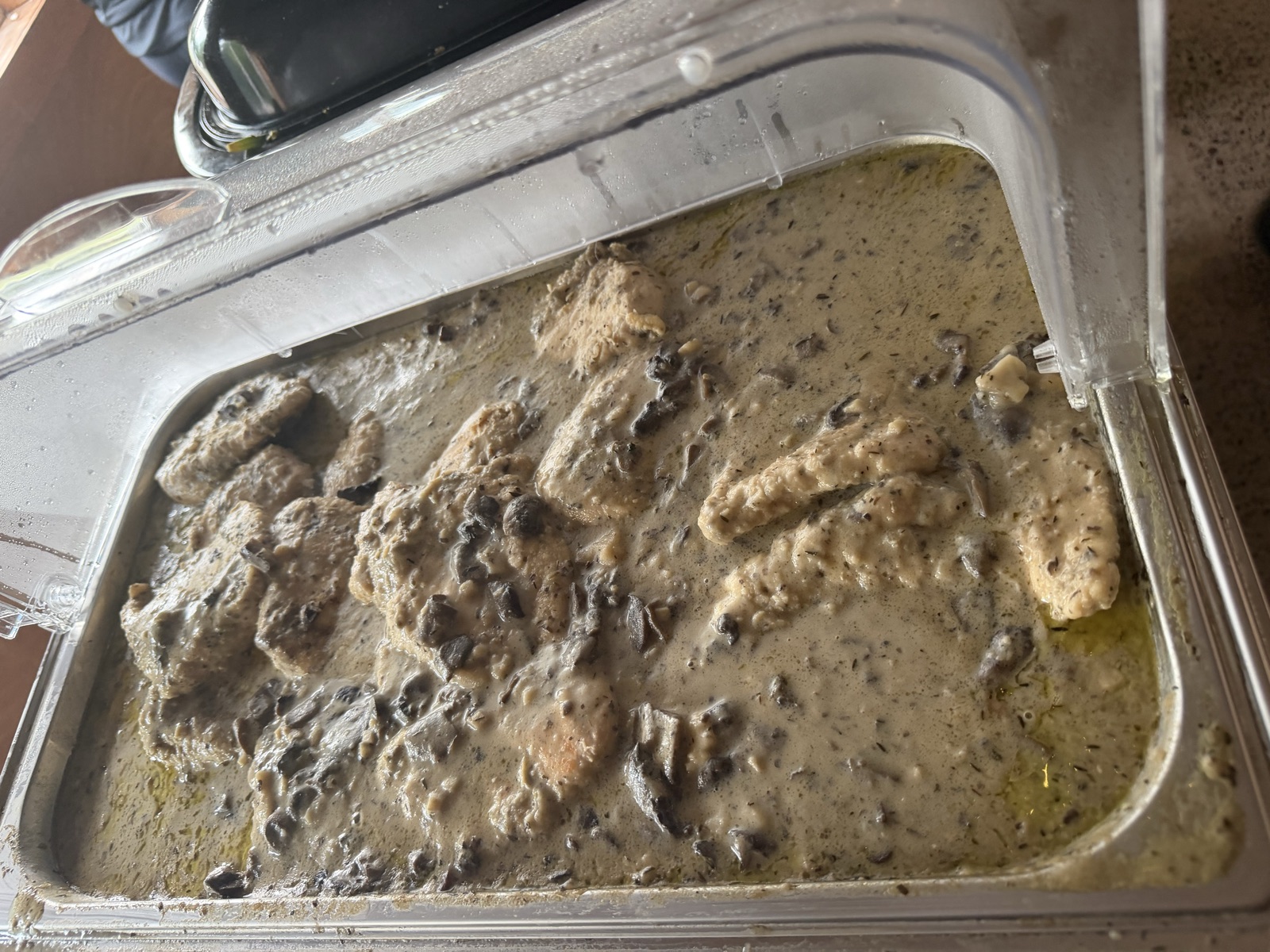 Chicken in creamy mushroom sauce